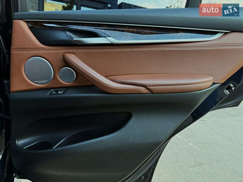 Внедорожник / Кроссовер BMW X5 2015 в Киеве