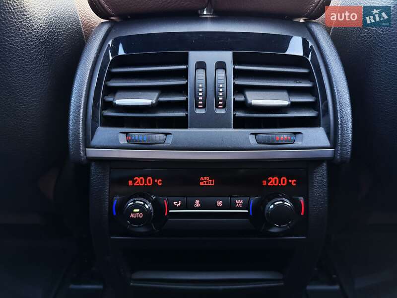 Внедорожник / Кроссовер BMW X5 2015 в Киеве