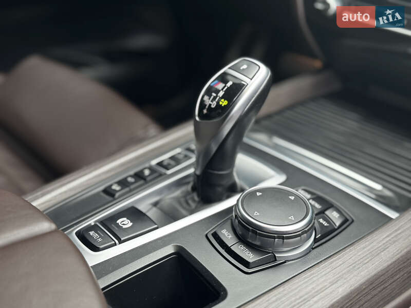Позашляховик / Кросовер BMW X5 2015 в Дніпрі