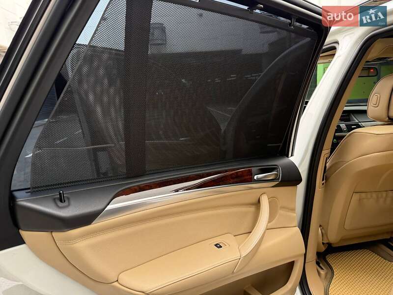 Внедорожник / Кроссовер BMW X5 2011 в Киеве