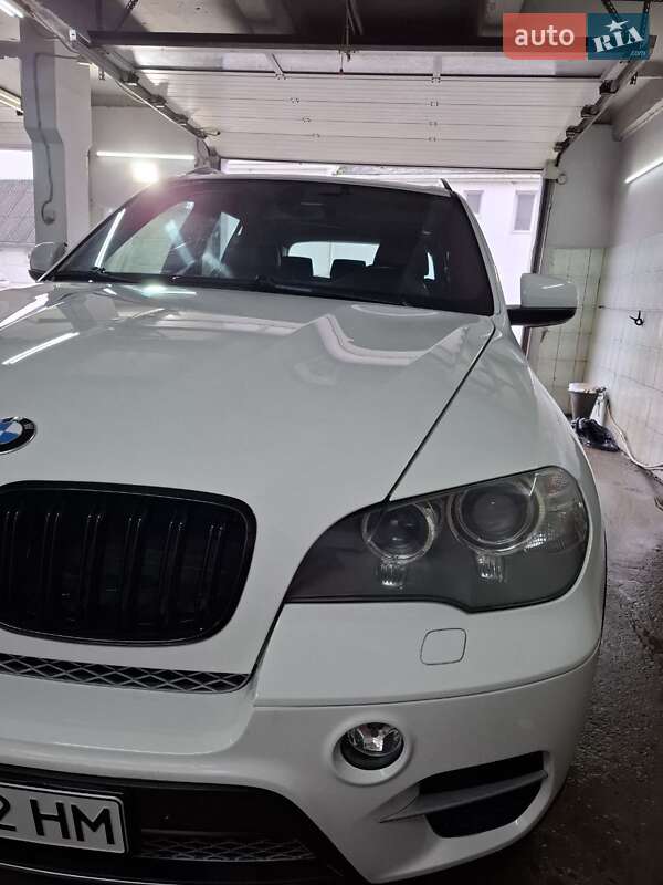 Внедорожник / Кроссовер BMW X5 2010 в Виноградове