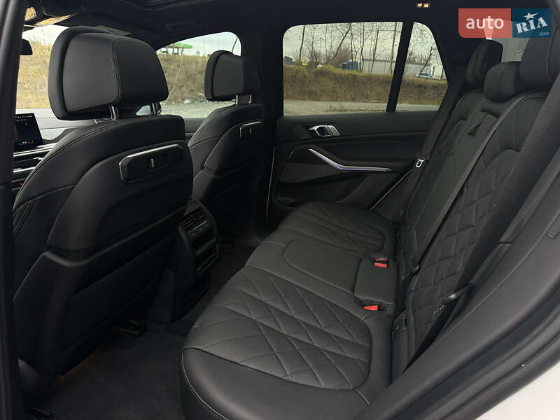 Внедорожник / Кроссовер BMW X5 2023 в Хмельницком