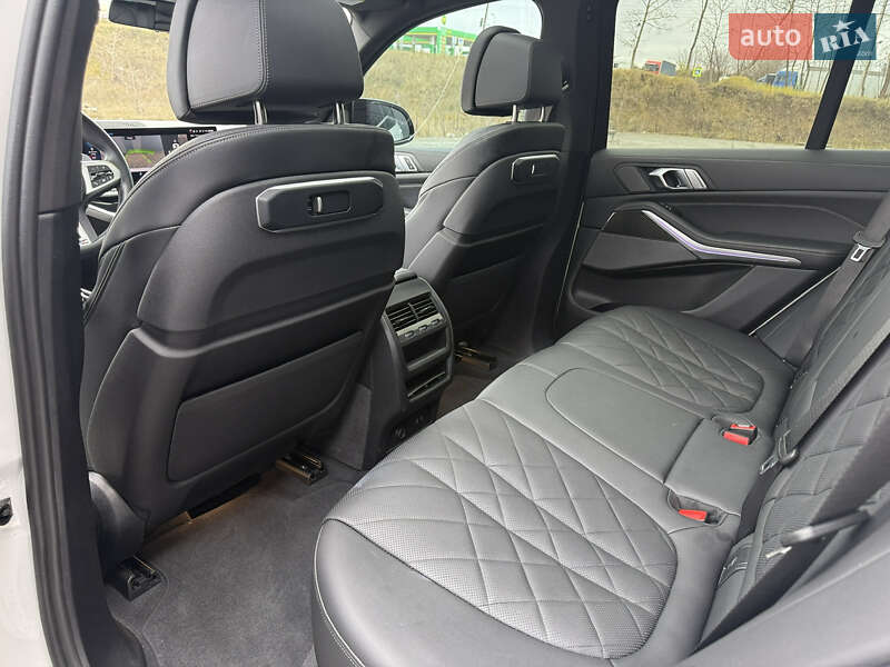 Внедорожник / Кроссовер BMW X5 2023 в Хмельницком