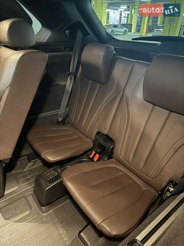 Позашляховик / Кросовер BMW X5 2016 в Гатне