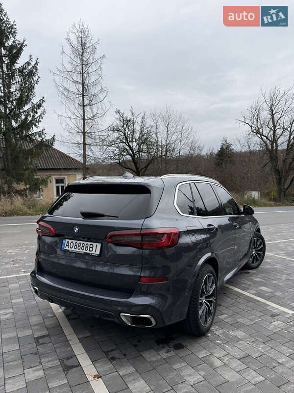 Внедорожник / Кроссовер BMW X5 2018 в Ужгороде