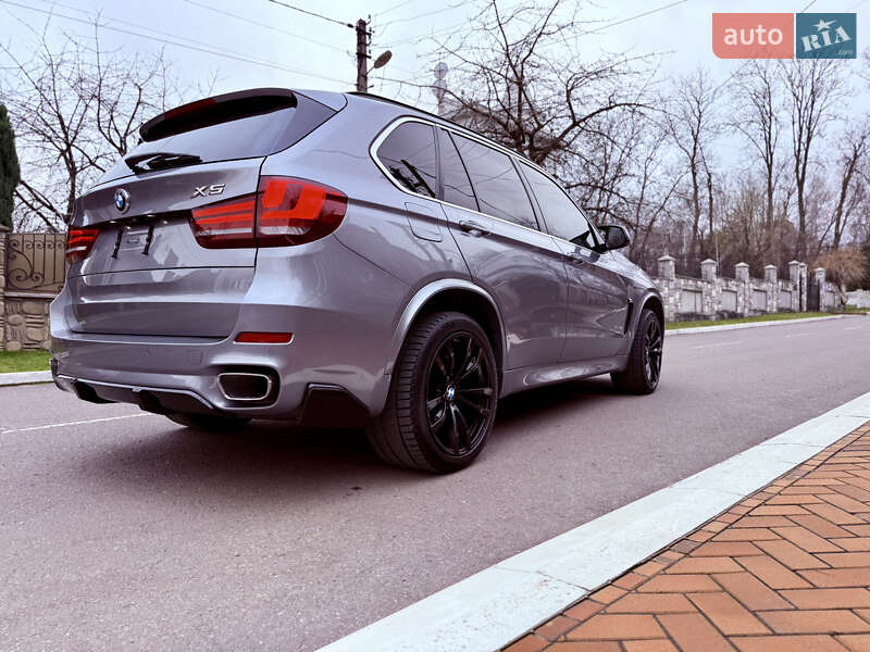 Внедорожник / Кроссовер BMW X5 2014 в Черновцах