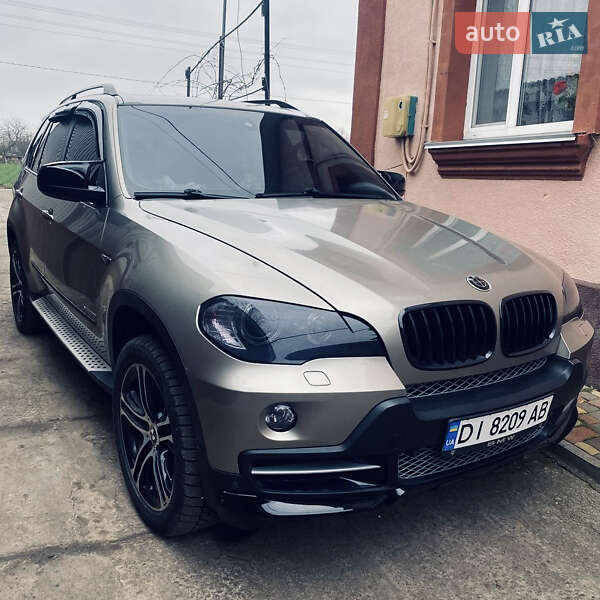 Внедорожник / Кроссовер BMW X5 2009 в Дубно