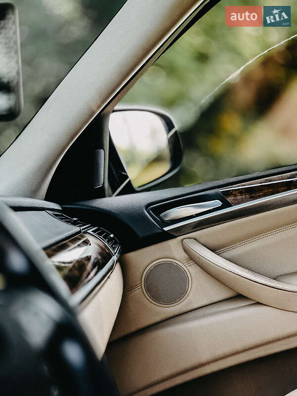 Внедорожник / Кроссовер BMW X5 2009 в Дубно