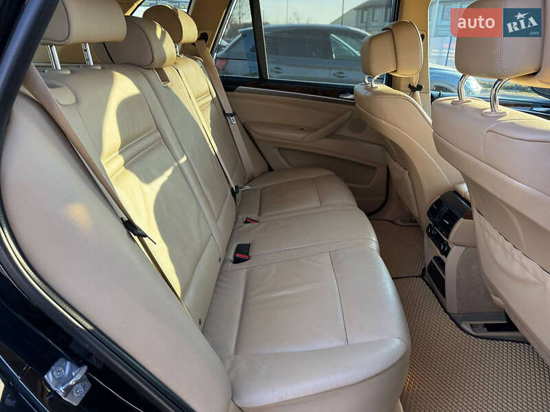 Внедорожник / Кроссовер BMW X5 2012 в Коломые