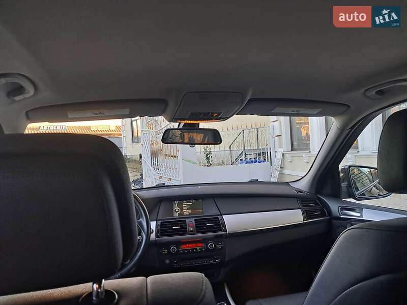 Внедорожник / Кроссовер BMW X5 2012 в Могилев-Подольске