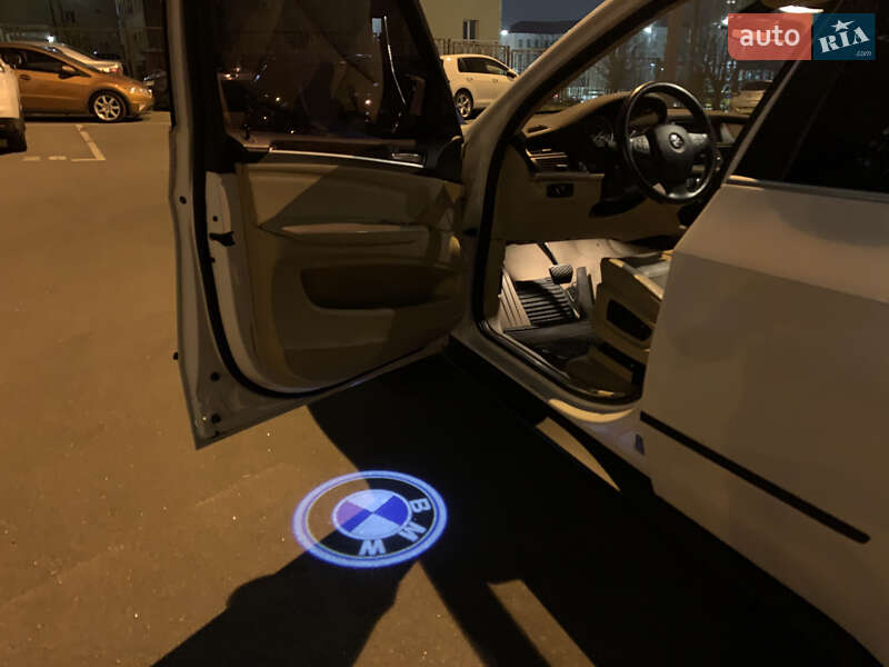 Внедорожник / Кроссовер BMW X5 2013 в Киеве