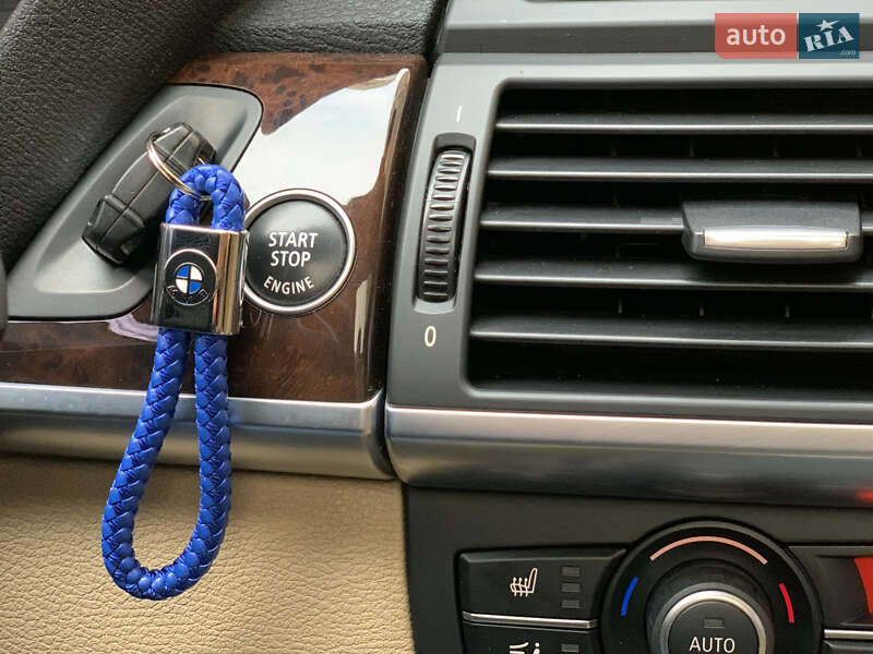 Внедорожник / Кроссовер BMW X5 2013 в Киеве