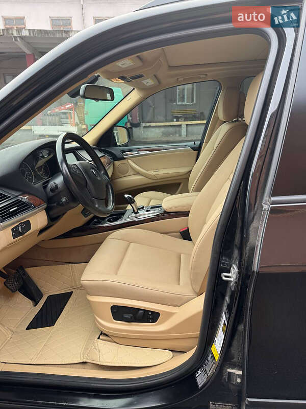 Внедорожник / Кроссовер BMW X5 2012 в Львове