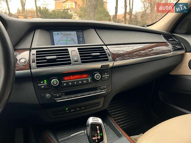 Позашляховик / Кросовер BMW X5 2010 в Києві фото 14 Позашляховик / Кросовер BMW X5 2010 в Києві