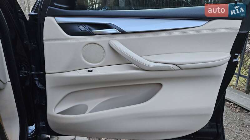 Позашляховик / Кросовер BMW X5 2014 в Сваляві