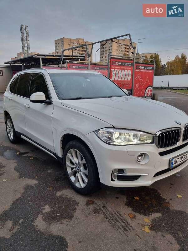 Внедорожник / Кроссовер BMW X5 2014 в Ровно