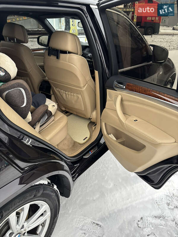 Внедорожник / Кроссовер BMW X5 2011 в Киеве