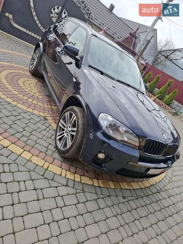Позашляховик / Кросовер BMW X5 2011 в Чернівцях