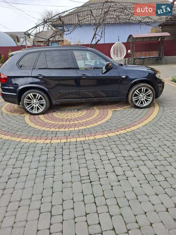 Позашляховик / Кросовер BMW X5 2011 в Чернівцях