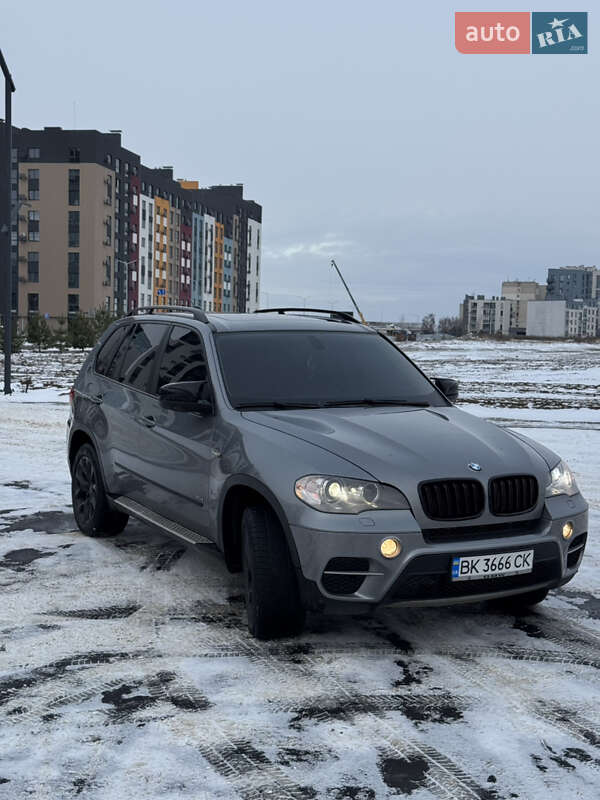 Внедорожник / Кроссовер BMW X5 2013 в Ровно