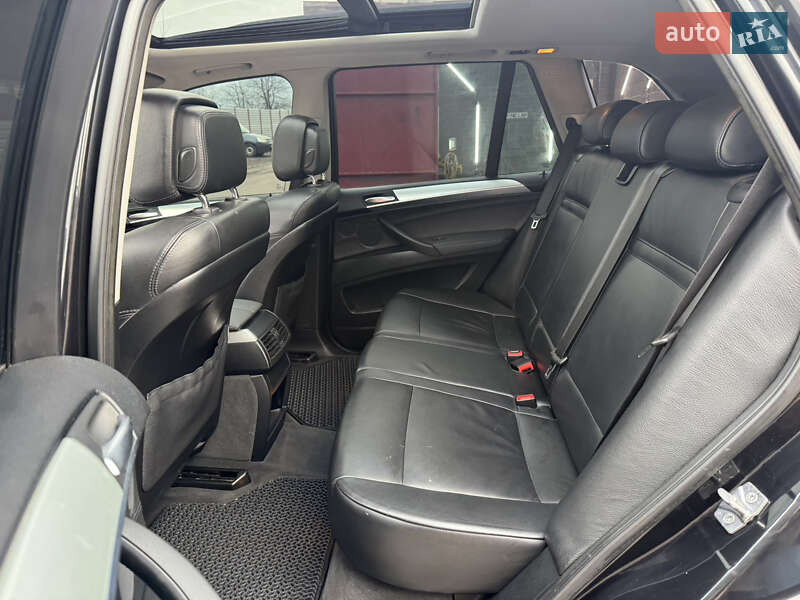 Внедорожник / Кроссовер BMW X5 2011 в Ровно