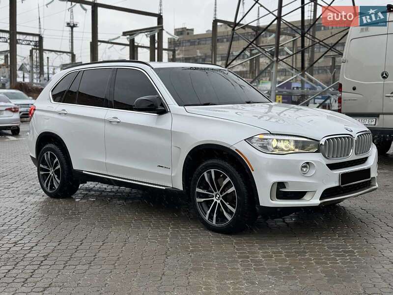 Позашляховик / Кросовер BMW X5 2014 в Чернівцях