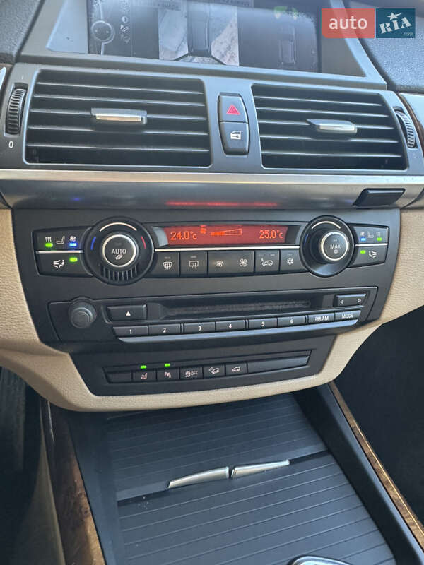 Внедорожник / Кроссовер BMW X5 2010 в Ивано-Франковске