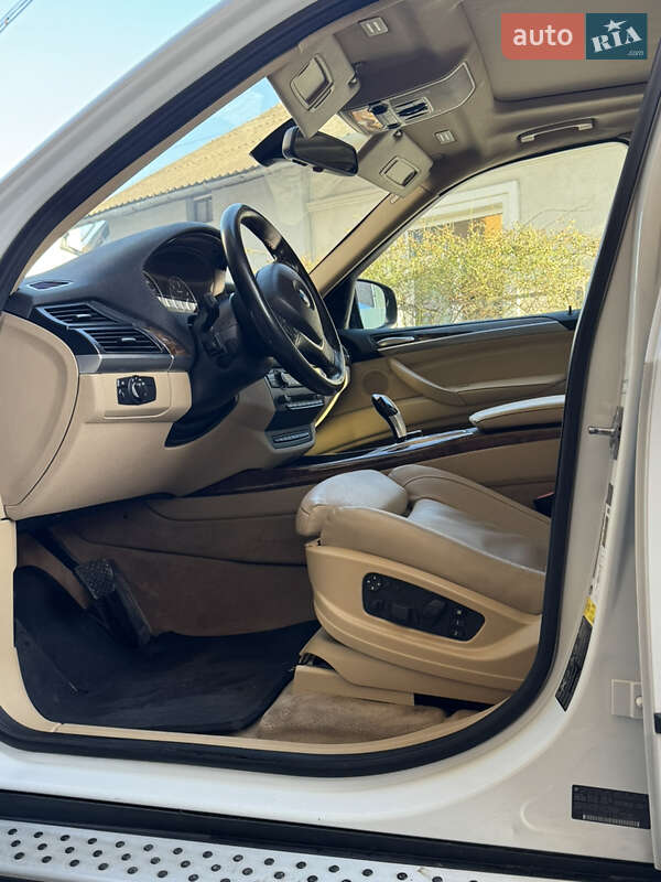 Внедорожник / Кроссовер BMW X5 2010 в Ивано-Франковске