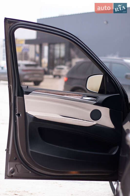 Позашляховик / Кросовер BMW X5 2012 в Києві фото 11 Позашляховик / Кросовер BMW X5 2012 в Києві