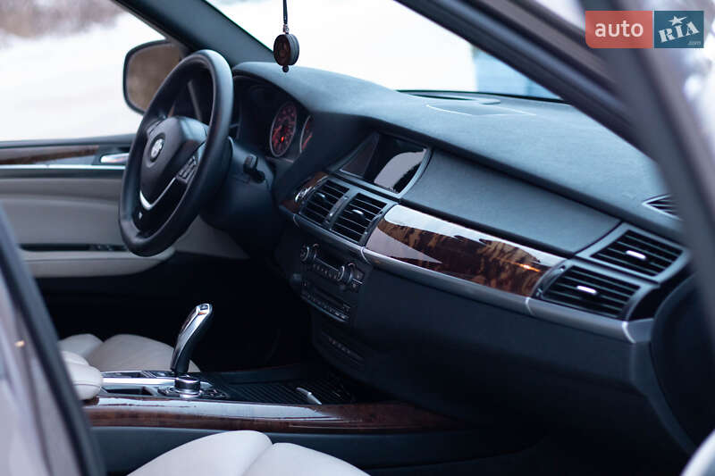 Позашляховик / Кросовер BMW X5 2012 в Києві фото 17 Позашляховик / Кросовер BMW X5 2012 в Києві