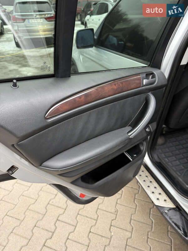 Позашляховик / Кросовер BMW X5 2004 в Чернівцях