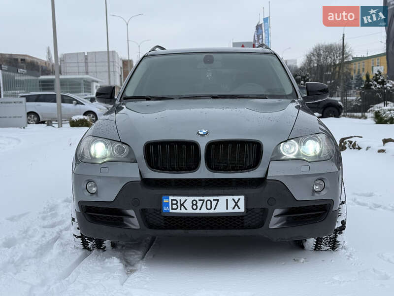Позашляховик / Кросовер BMW X5 2010 в Рівному