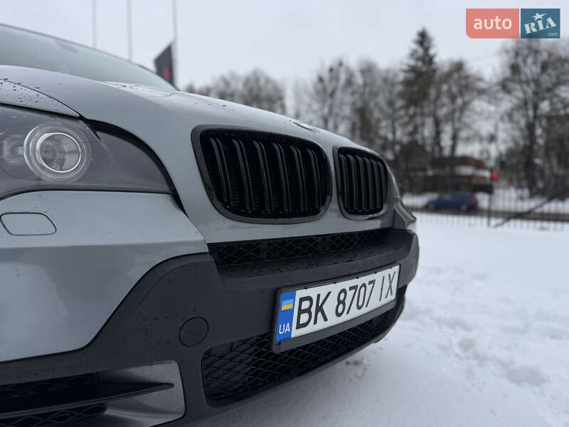 Позашляховик / Кросовер BMW X5 2010 в Рівному