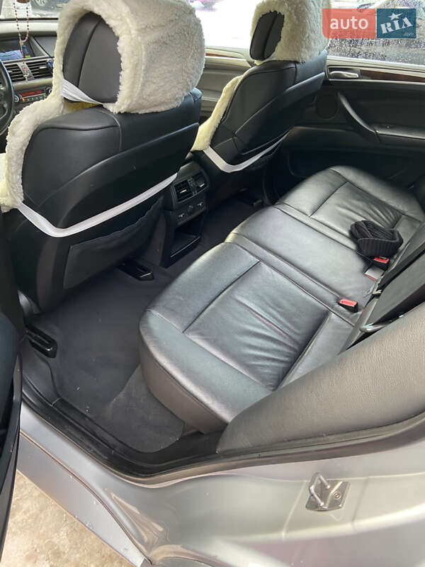 Позашляховик / Кросовер BMW X5 2010 в Львові