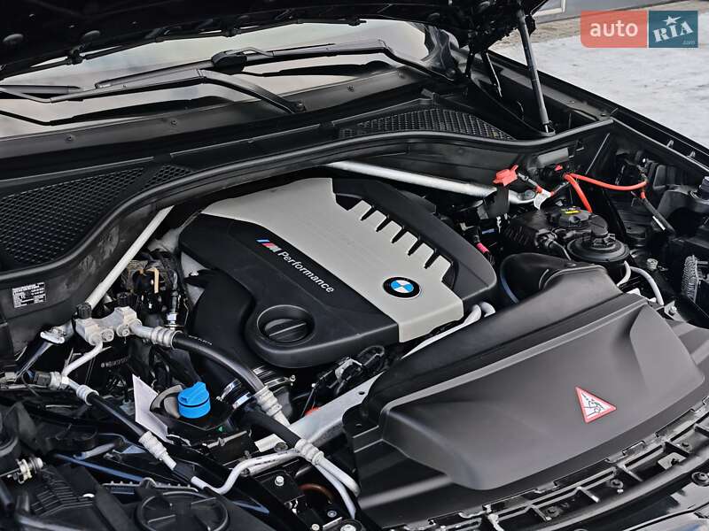 Внедорожник / Кроссовер BMW X5 2016 в Луцке