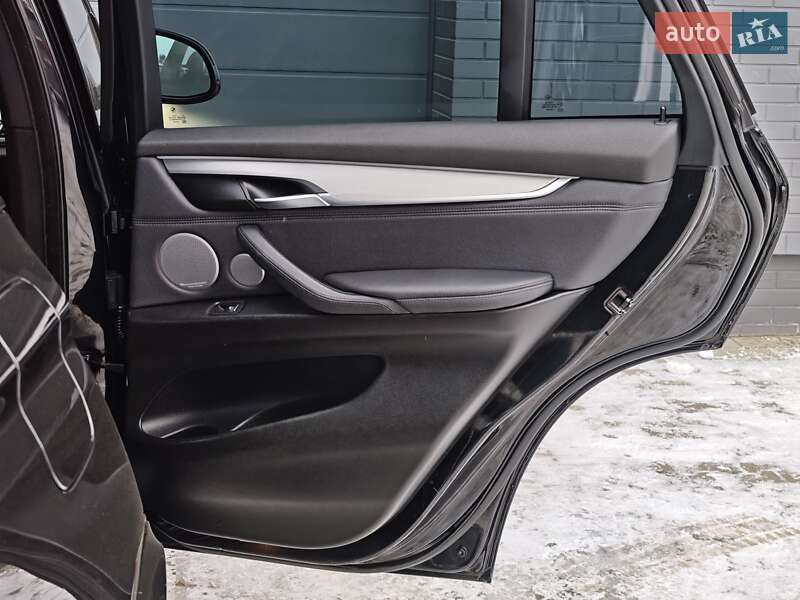 Внедорожник / Кроссовер BMW X5 2016 в Луцке