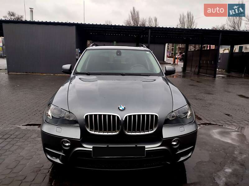Внедорожник / Кроссовер BMW X5 2010 в Запорожье