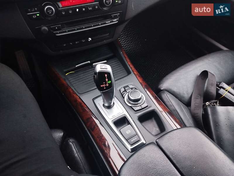 Внедорожник / Кроссовер BMW X5 2010 в Запорожье