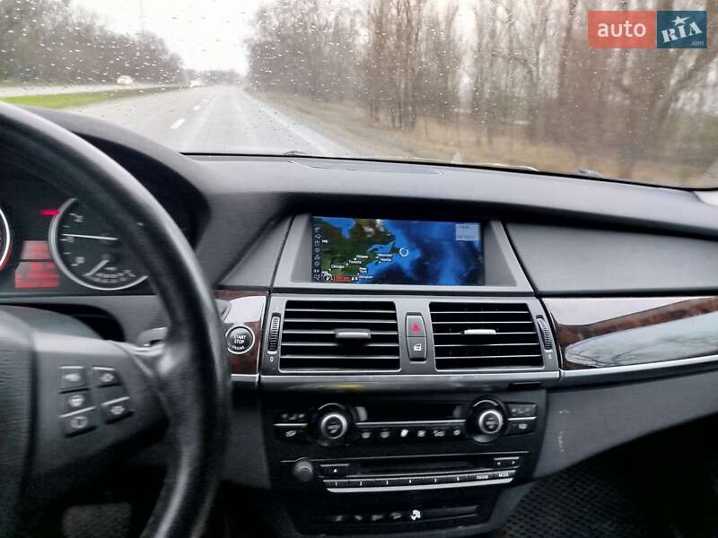 Внедорожник / Кроссовер BMW X5 2010 в Запорожье