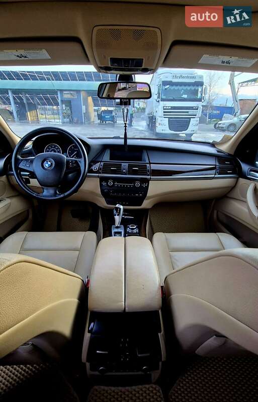 Внедорожник / Кроссовер BMW X5 2012 в Черновцах