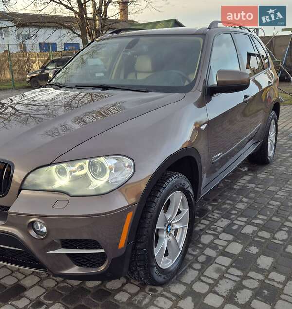 Внедорожник / Кроссовер BMW X5 2012 в Черновцах