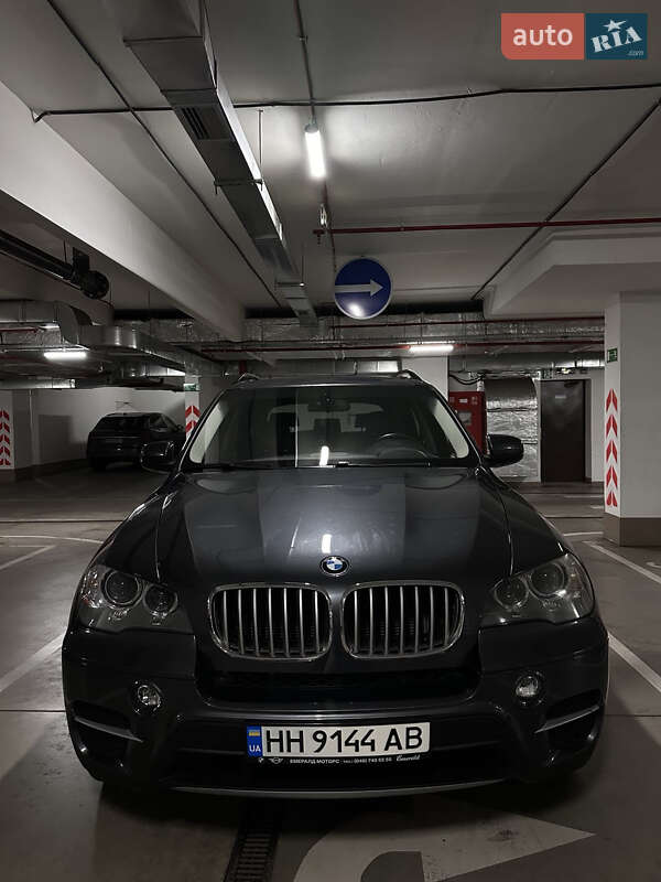 Внедорожник / Кроссовер BMW X5 2011 в Одессе