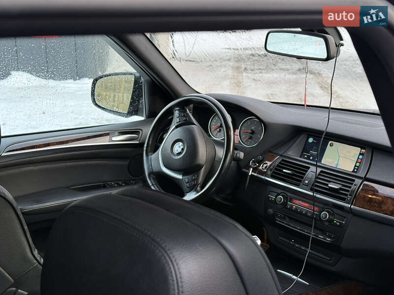 Внедорожник / Кроссовер BMW X5 2010 в Хмельницком