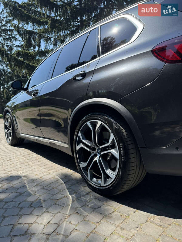 Внедорожник / Кроссовер BMW X5 2022 в Киеве