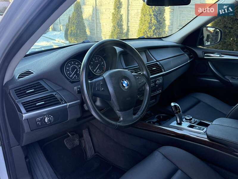 Внедорожник / Кроссовер BMW X5 2012 в Львове
