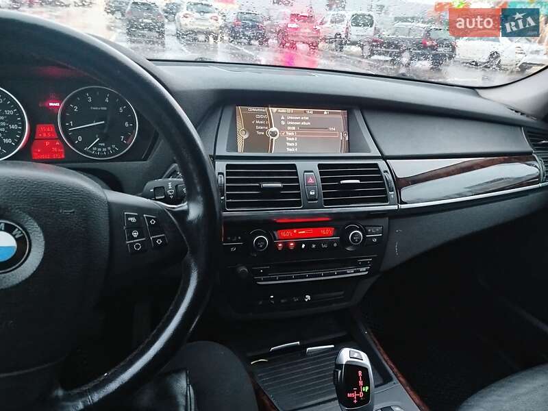 Внедорожник / Кроссовер BMW X5 2010 в Харькове