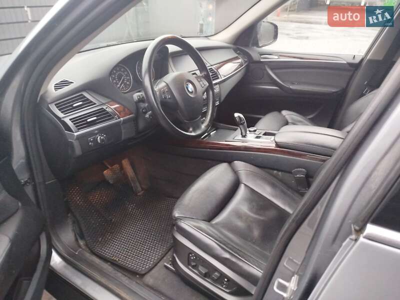 Внедорожник / Кроссовер BMW X5 2010 в Харькове
