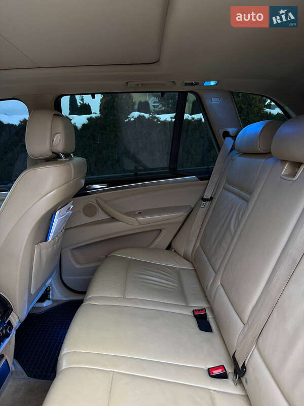 Внедорожник / Кроссовер BMW X5 2010 в Долине