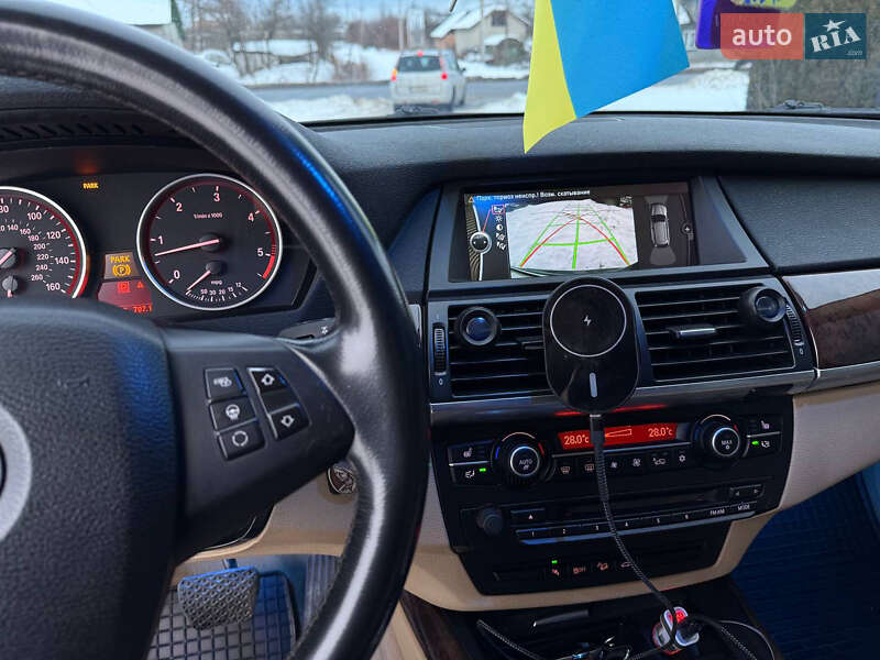 Внедорожник / Кроссовер BMW X5 2010 в Долине