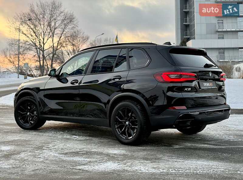 Внедорожник / Кроссовер BMW X5 2022 в Киеве